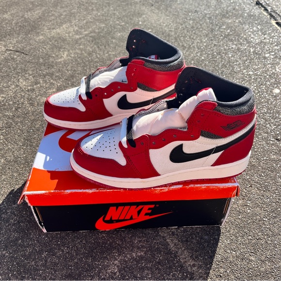 Nike Air Jordan 1 High Lost and Found Chicago New Size 4Y / 5.5W - Picture 5 of 6